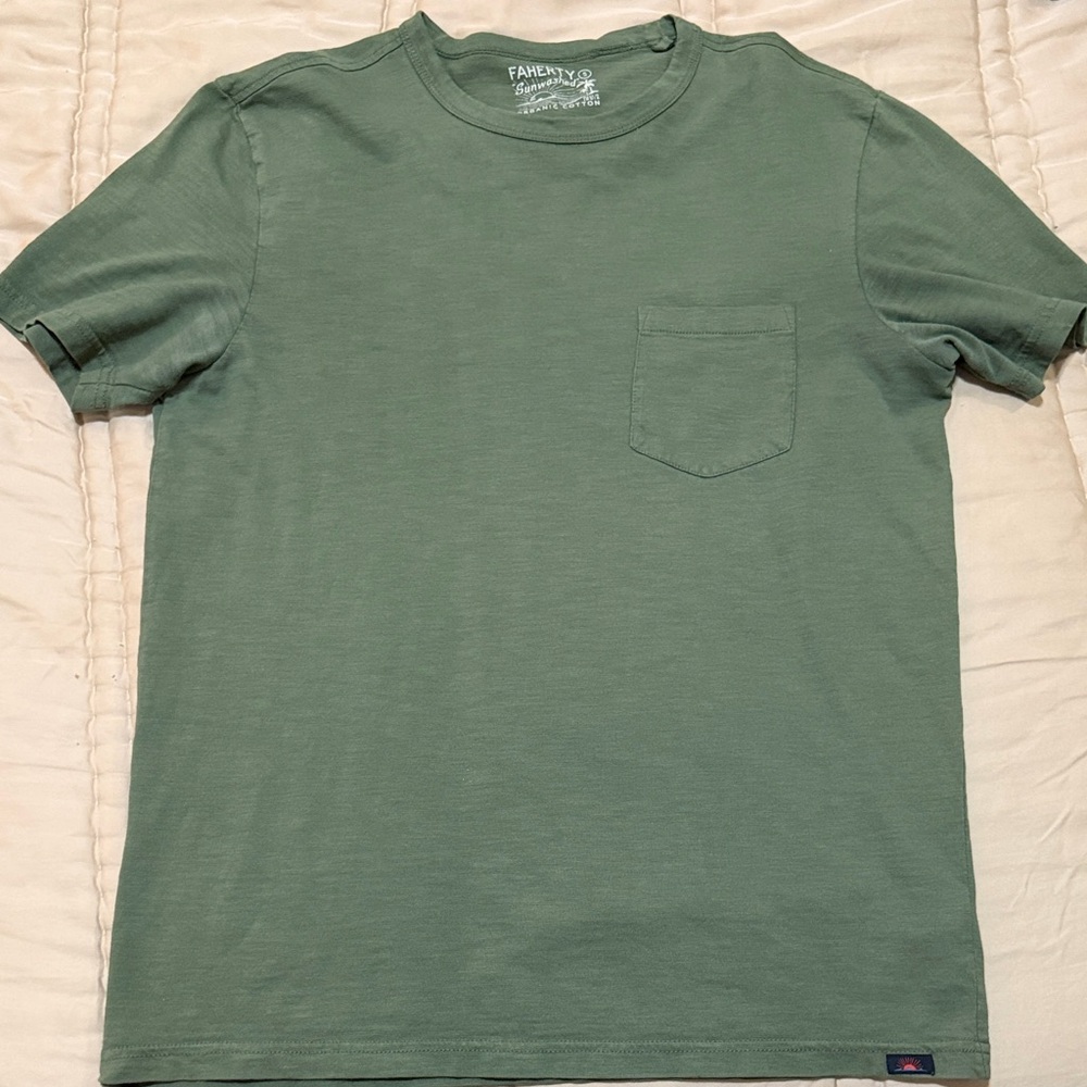 Faherty Men's Olive Green Short Sleeve Tee